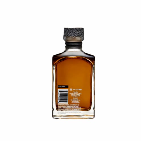 Cantera Negra Tequila Extra Anejo Perspective: bottom