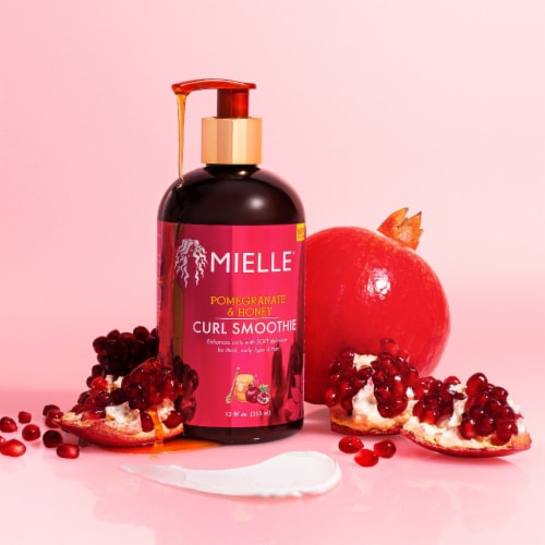 Mielle Pomegranate & Honey Curl Smoothie Perspective: bottom