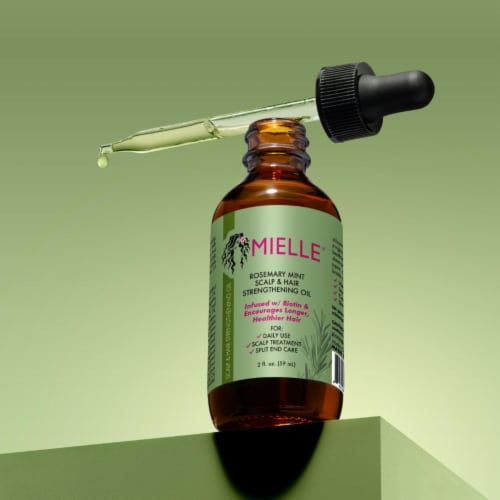 Mielle Rosemary Mint Scalp & Hair Strengthening Oil Perspective: bottom
