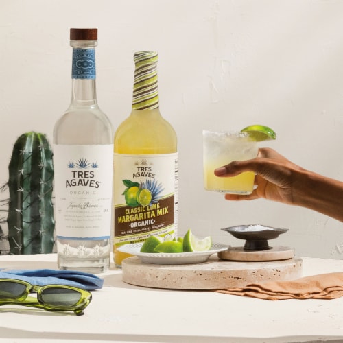 Tres Agaves® Organic California Lime Margarita Mix Perspective: bottom