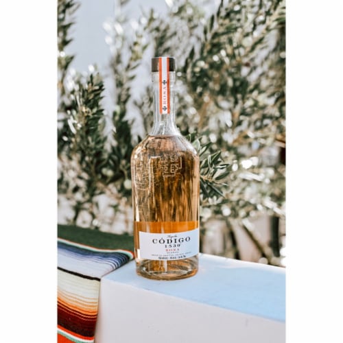Codigo 1530 Tequila Blanco Rosa Perspective: bottom