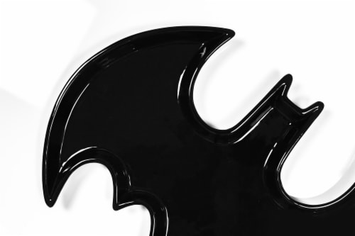 DC Comics Batman 14” x 10” Ceramic Serving Platter Perspective: bottom