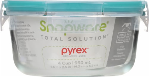 Snapware® Total Solution® Pyrex Glass Medium Round Food Storage Container Perspective: bottom
