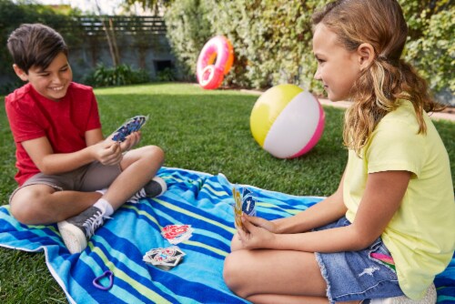 Uno Splash Card Game Perspective: bottom