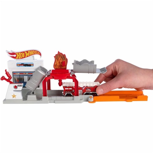Hot Wheels Blaze Blast Playset Perspective: bottom