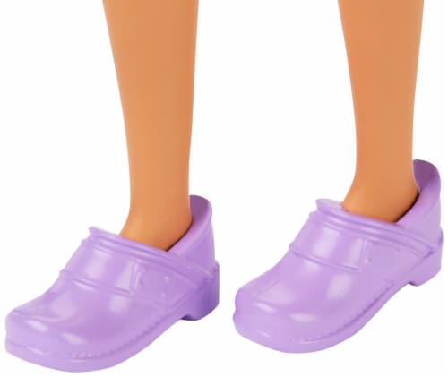 Barbie® You Can Be Anything™ Pet Vet Perspective: bottom