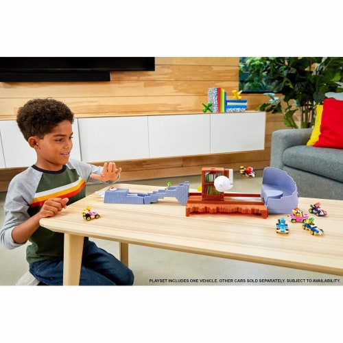 Hot Wheels Mario Kart Track Set with Mario Kart 1:64 scale vehicles and nemesis Perspective: bottom