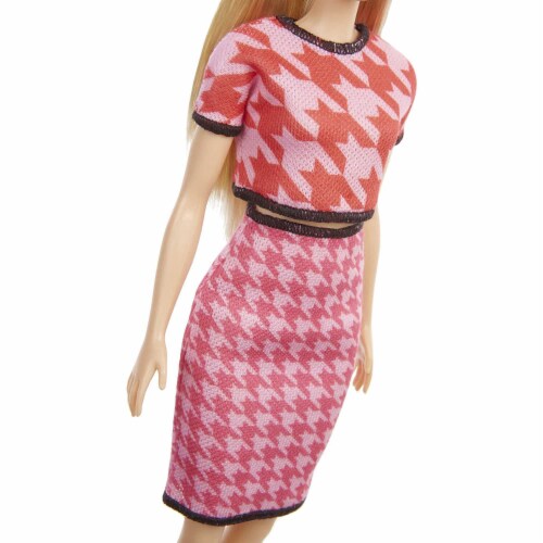 Barbie Fashionistas Doll with Pink Top and Skirt, Toy for Kids 3 to 8 Years Old Perspective: bottom