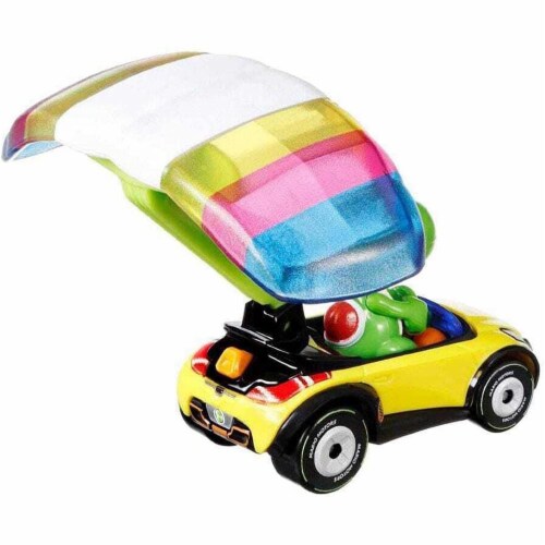 Mattel Hot Wheels® Mario Kart Yoshi Coupe + Parafoil Perspective: bottom