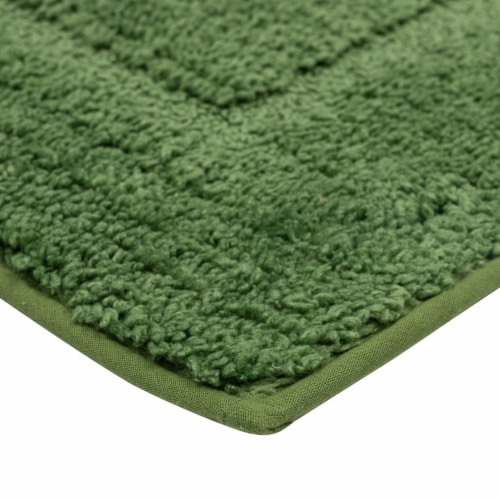 HD Designs Signature Bath Mat - Dark Green Perspective: bottom