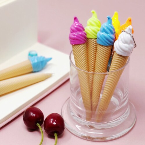 Wrapables Gel Pens School Office Supplies, Cute Kitties Perspective: bottom