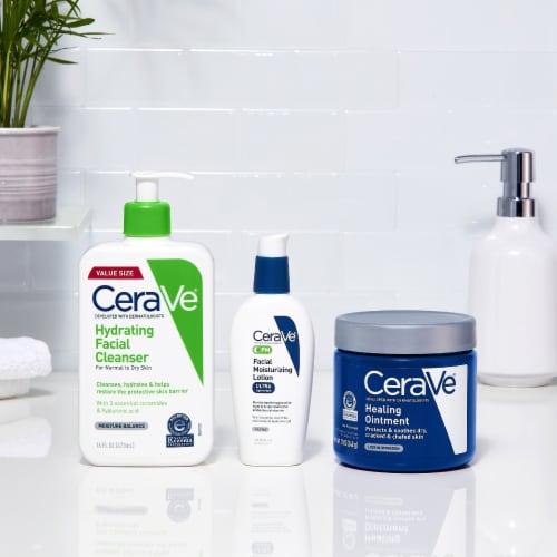 CeraVe Petrolatum Skin Protectant Healing Ointment Perspective: bottom