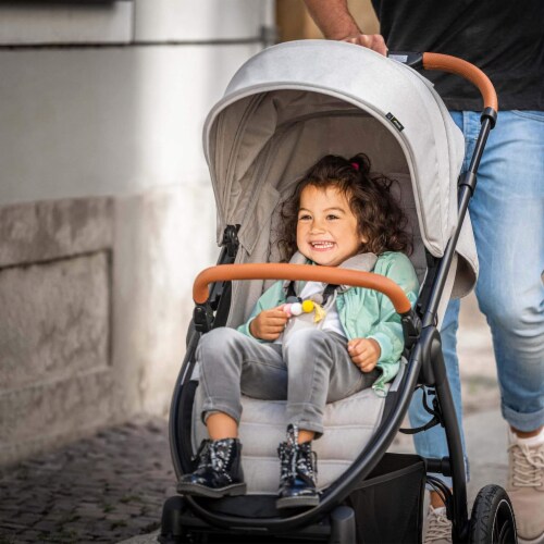 hauck Uptown Deluxe Folding Stroller with Cup Holder and Canopy, Melange Rose Perspective: bottom