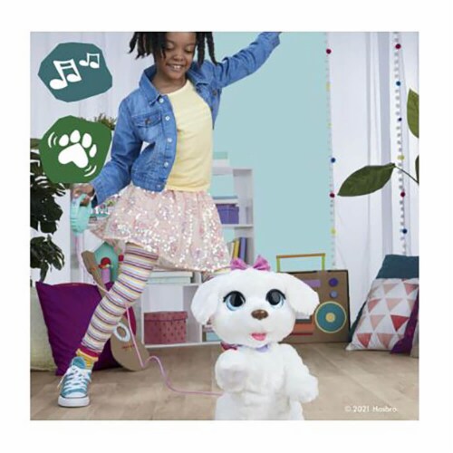 furReal Friends GoGo My Dancin' Pup Toy Perspective: bottom