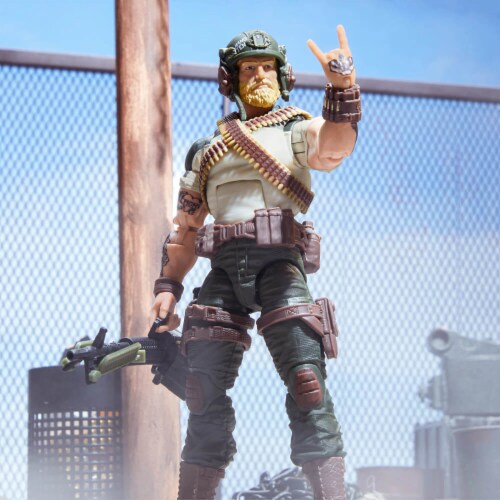 Hasbro F7463 6 inch G.I. Joe Classified Series Craig Rock N Roll McConnel 71 Action Figure Perspective: bottom