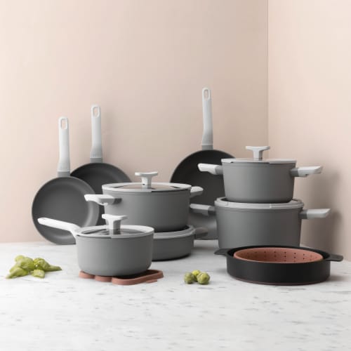 BergHOFF Leo Covered Stockpot - Grey Perspective: bottom