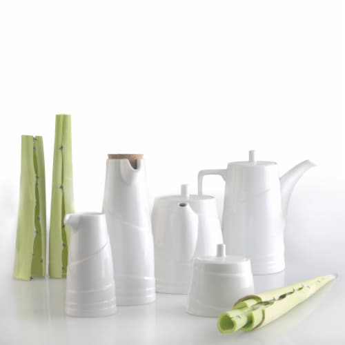 BergHOFF Essentials Porcelain Milk Jug Perspective: bottom