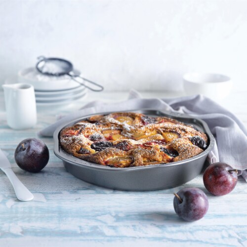 Nonstick Round Cake Pan 9 , Carbon Steel Pan with Premium Food-Grade Coating Perspective: bottom