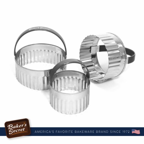 Simple Cookie Cutters Set, Stainless Steel, 3 Sizes, bake Perfect Shape Cookie Perspective: bottom