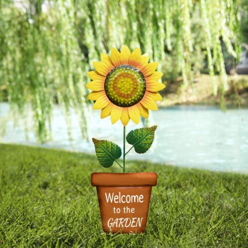Glitzhome 36 Inch H Metal Inch Welcome to the Garden Inch Sunflower Yardstake Perspective: bottom