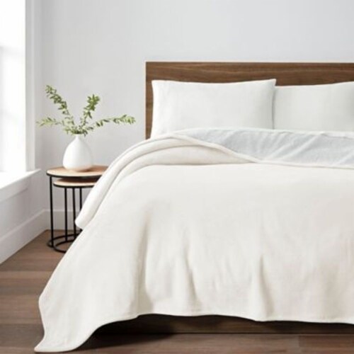UGG Avalon Sherpa Full Queen Throw Blanket in Snow Queen Fry s Food Stores
