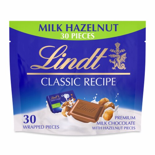 Lindt CLASSIC RECIPE Hazelnut Milk Chocolate Candy Pouch Perspective: front
