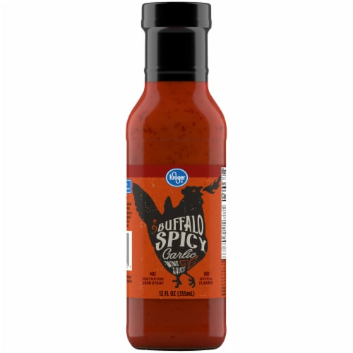 Kroger® Spicy Garlic Buffalo Wing Sauce Perspective: front