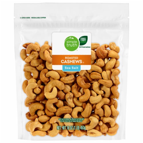 Simple Truth® Sea Salt Roasted Cashew Nuts Perspective: front