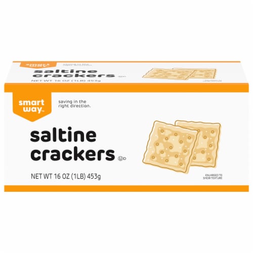 Smart Way™ Saltines Crackers Perspective: front