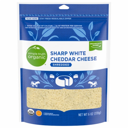 Simple Truth Organic® Sharp White Cheddar Shredded Cheese Perspective: front