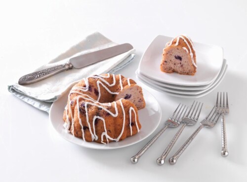 Bakery Fresh Goodness Triple Berry Mini Pudding Cake Perspective: front