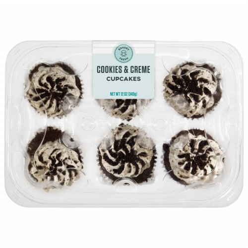 Bakery Fresh Goodness Cookies and Creme Cupcakes Perspective: front