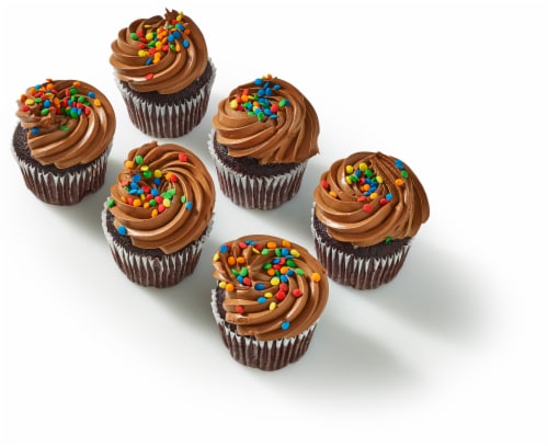 Bakery Fresh Goodness Chocolate Whipped Cream Cupcakes Perspective: front