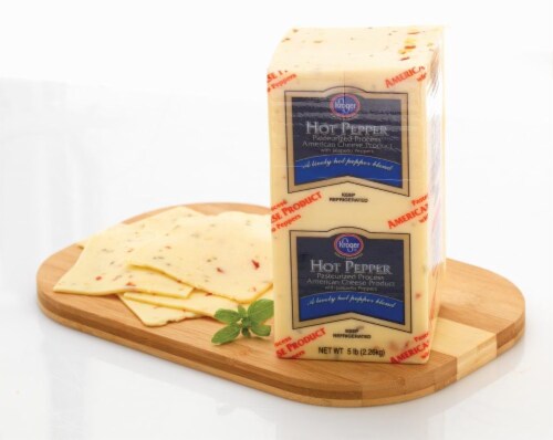 Kroger® American Hot Pepper Cheese Fresh Sliced Deli Cheese Perspective: front