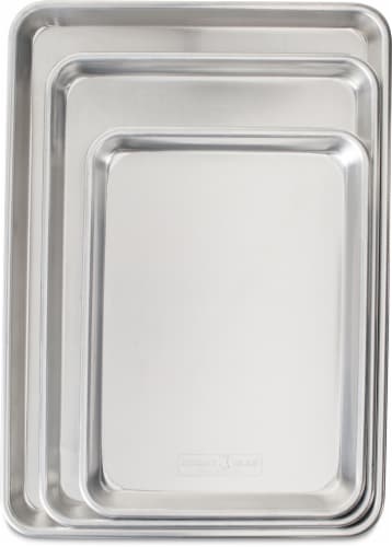 Nordic Ware Baker's Delight Bakeware Set Perspective: front