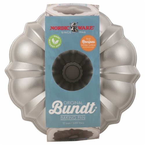 Nordic Ware Original Bundt Pan Perspective: front