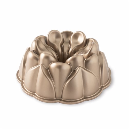 Magnolia Bundt Pan Perspective: front