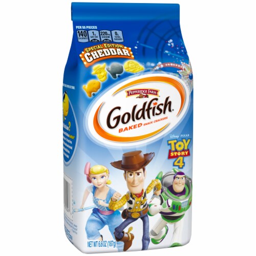 Goldfish Special Edition Baked Cheddar Cheese Crackers Perspective: front