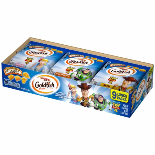 Goldfish Cheddar Cheese Baked Snack Crackers Perspective: front