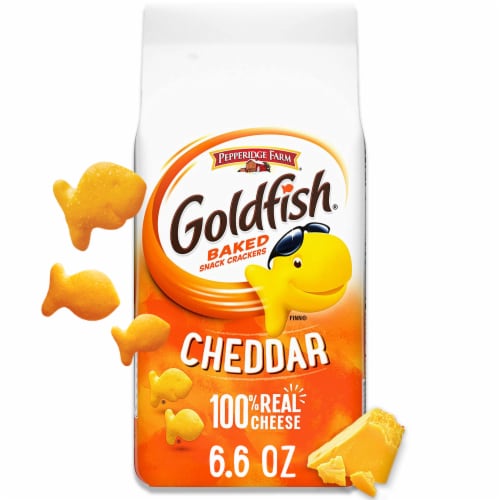 Goldfish Cheddar Cheese Crackers Perspective: front