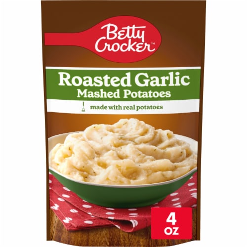 Betty Crocker™ Roasted Garlic Mashed Potatoes, 4 oz - Smith’s Food and Drug