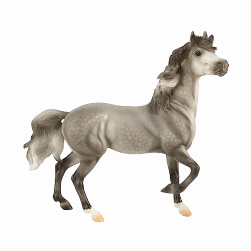 Breyer BH1774 Traditional Hwin Horse Perspective: front