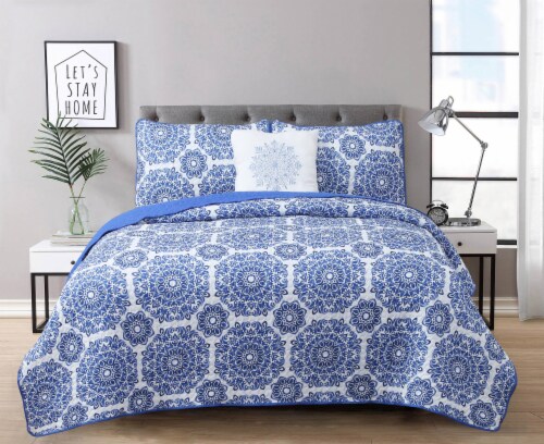 Harper Lane Briar Blue Quilt Set Perspective: front