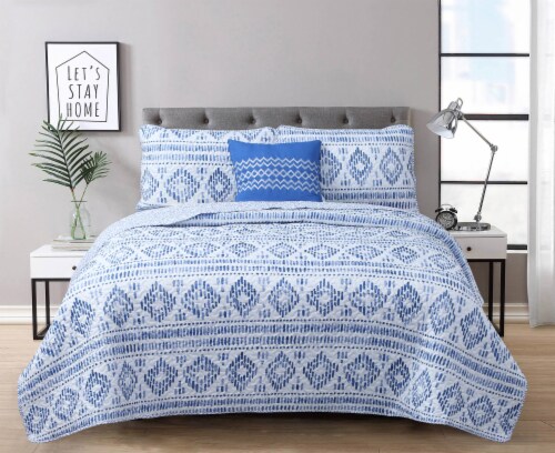 Harper Lane Austin Indigo Quilt Set Perspective: front