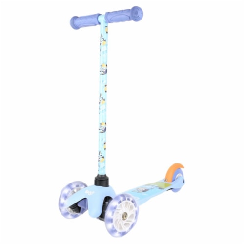 Bluey Tilt N Turn Scooter With Light Up Wheels Perspective: front