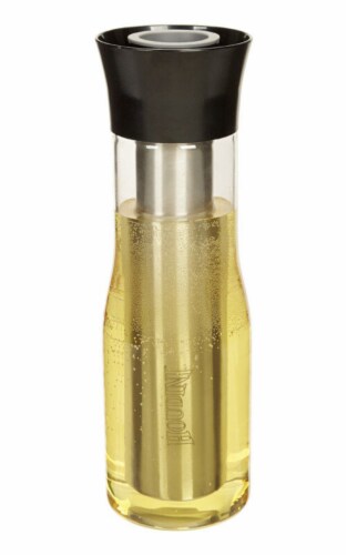 Houdini Wine-Chilling Carafe Perspective: front