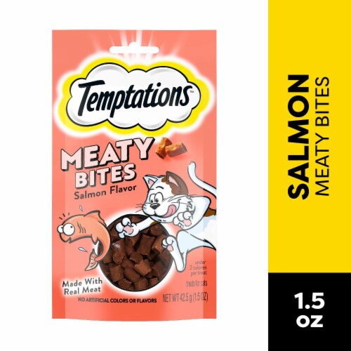 Temptations Meaty Bites Soft and Savory Cat Treats Salmon Flavor Perspective: front