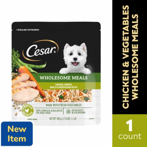 Cesar Wholesome Meals Adult Wet Dog Beef, Chicken, Carrots, Green Beans & Red Rice Perspective: front