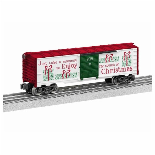 Lionel LNL1928500 O-27 Christmas Music Boxcar Model Train Perspective: front