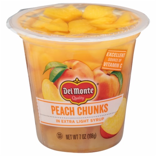 Del Monte Yellow Cling Peach Chunks in Extra Light Syrup Fruit Cup Perspective: front